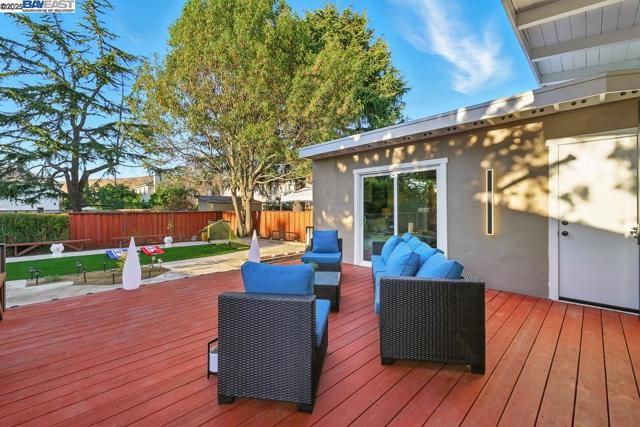 30456 Hoylake St, Hayward CA: https://media.crmls.org/mediaz/7ca1c086-31c1-4596-92ad-b58e04f28558.jpg