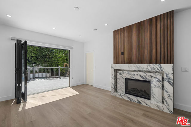 1722 N Vista Street, Los Angeles CA: https://media.crmls.org/mediaz/7ca1ffb3-536c-48b3-8b34-68540a2a95ac.jpg