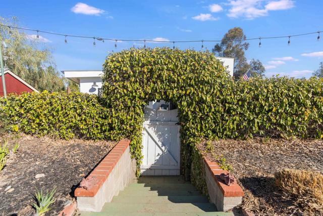 9226 Briercrest Dr, La Mesa CA: https://media.crmls.org/mediaz/7ca25daa-4fe4-40f2-bc95-b41eb160cd2c.jpg