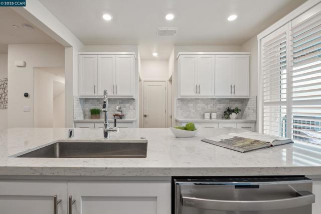 236 Plum Tree Street, Livermore CA: https://media.crmls.org/mediaz/7ca264f0-b97e-430d-a04c-1e763ffd4ee6.jpg