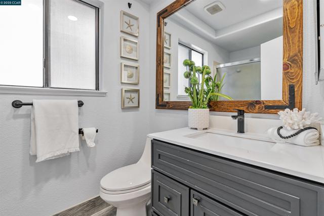 2329 Sweetwater Dr, Martinez CA: https://media.crmls.org/mediaz/7ca2d3a8-bc82-46a4-9b3a-ffa1a61b3186.jpg