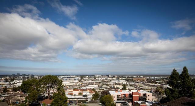 1689 Sunnyslope Avenue, Belmont CA: https://media.crmls.org/mediaz/7ca3c924-b7bd-4928-93b4-047134420de3.jpg