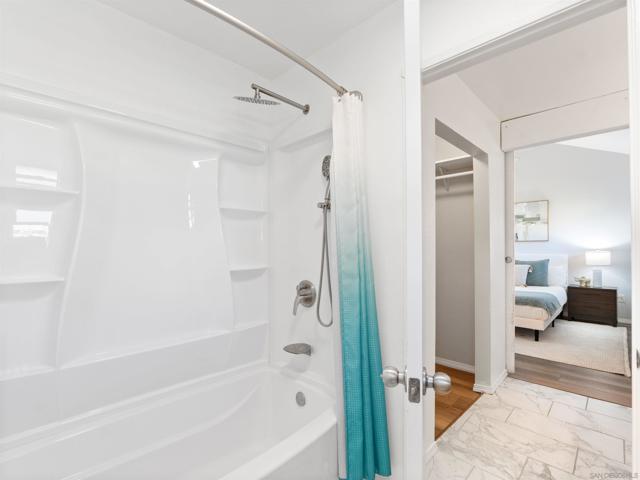 Image 27 of 43 For 2835 Hillsboro Ct