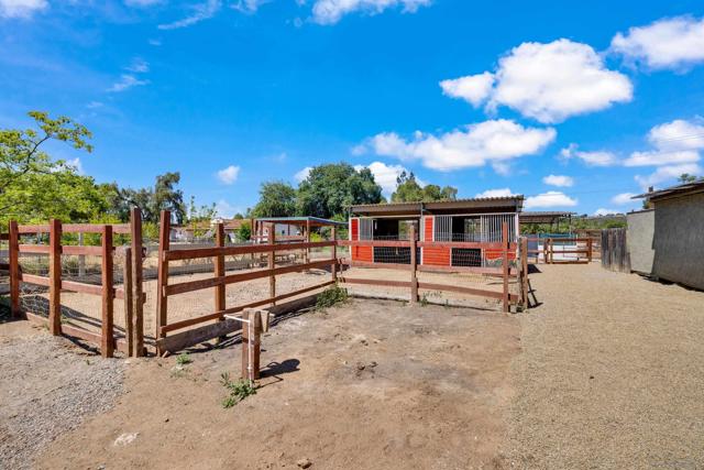 13918 Putney Rd, Poway CA: https://media.crmls.org/mediaz/7ca450be-b033-4d18-90fe-7b42b5cf31e0.jpg