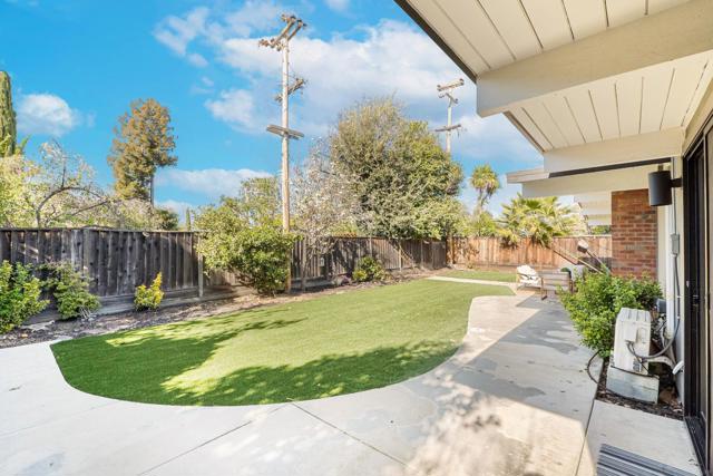 691 Dunholme Way, Sunnyvale CA: https://media.crmls.org/mediaz/7ca5a55a-9fb8-4175-b876-0c8924098b15.jpg