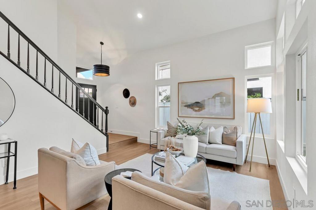 12169 Via San Loreno