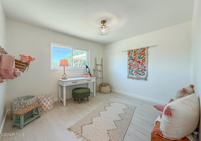 166 Sandberg Street, Thousand Oaks CA: https://media.crmls.org/mediaz/7ca656a1-9ce9-4644-8d3b-c7da5b1322da.jpg