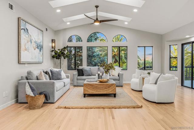 1677 S Hill Ave, Fallbrook CA: https://media.crmls.org/mediaz/7ca72abf-3d52-4d7a-84d5-ae4539a77e64.jpg