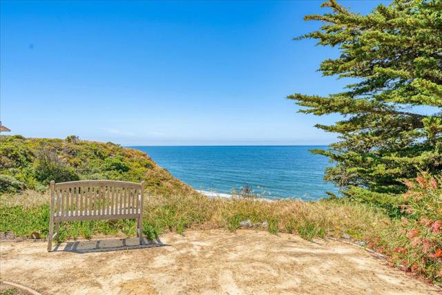 405 Heather Point Lane, Watsonville CA: https://media.crmls.org/mediaz/7ca7c530-431d-4bf4-92db-f955b0ea47e0.jpg