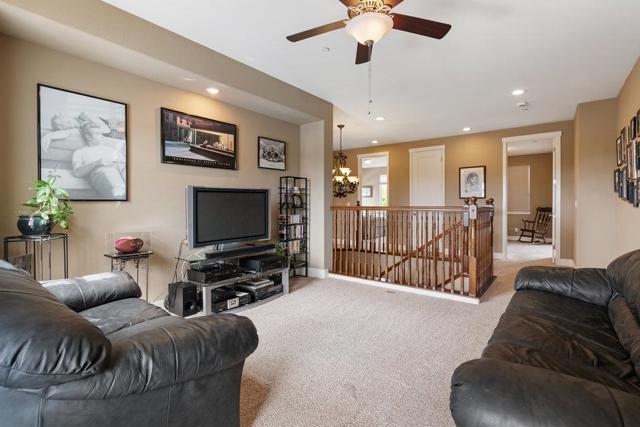 1515 Sunflower Drive, Hollister CA: https://media.crmls.org/mediaz/7ca85b28-ce05-4b77-b6b0-085c46e60c53.jpg