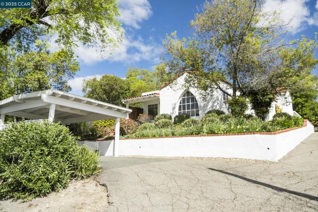 366 Ilo Lane, Danville CA: https://media.crmls.org/mediaz/7ca8705b-9d9f-4def-8749-721368bcdd65.jpg