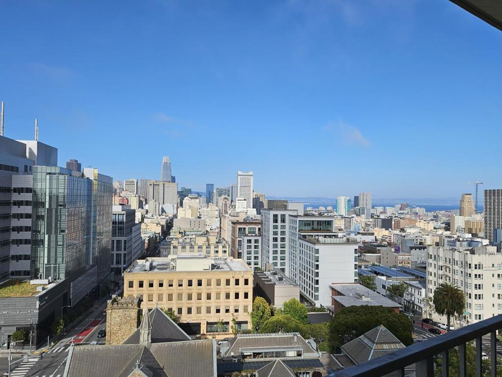 1200 Gough Street #10B