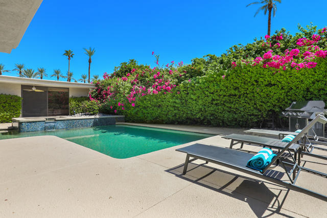 45550 Navajo Road, Indian Wells CA: https://media.crmls.org/mediaz/7ca92a4a-b866-410d-b491-de380143cc67.jpg