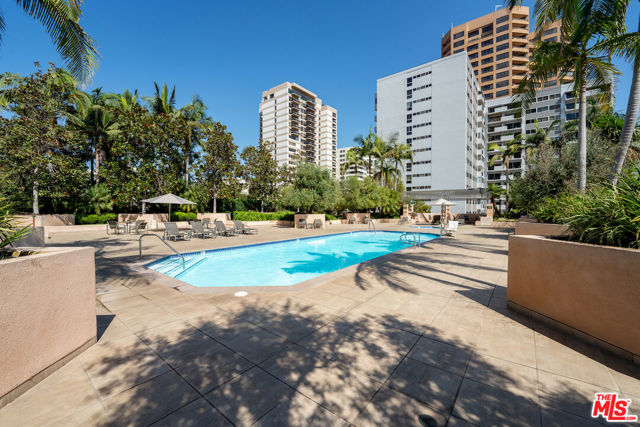 10490 Wilshire Boulevard, Los Angeles CA: https://media.crmls.org/mediaz/7ca952a1-5da1-42e3-9386-399a7d94eb64.jpg