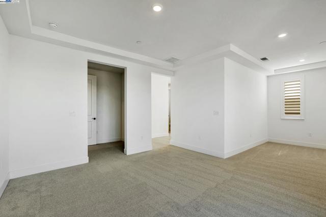 665 River Bend Dr, Lathrop CA: https://media.crmls.org/mediaz/7ca9a294-b914-4404-b97f-c4097647b59a.jpg