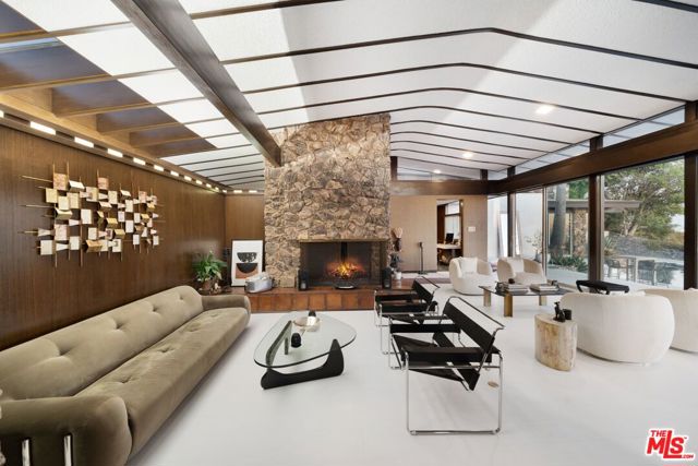 1760 Carla, Beverly Hills CA: https://media.crmls.org/mediaz/7ca9c10d-47cd-4e88-b528-20a3d906ab99.jpg