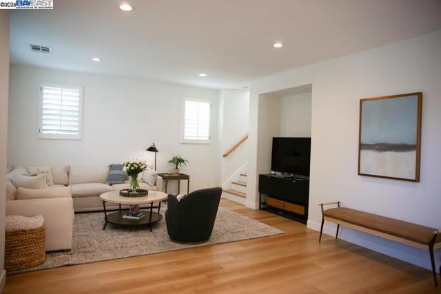 4719 Malayan, San Ramon CA: https://media.crmls.org/mediaz/7ca9c5ac-8fa6-4cfd-8ab5-5301bca84729.jpg