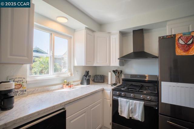 9 W Madill St, Antioch CA: https://media.crmls.org/mediaz/7ca9e74c-0374-4b80-91d9-f9b10c4fad41.jpg