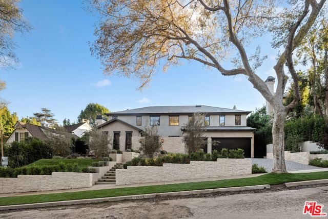 10444 Charing Cross Road, Los Angeles CA: https://media.crmls.org/mediaz/7caa0cda-d99f-48e2-98a5-f806819cfa9f.jpg
