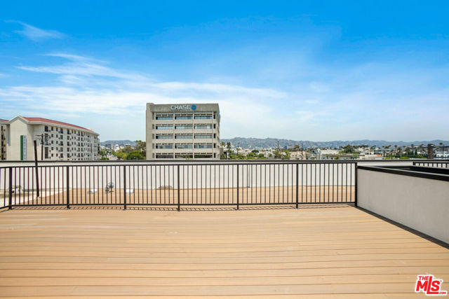 1414 S Beverly Drive Drive, Los Angeles CA: https://media.crmls.org/mediaz/7caa9b0f-6280-4588-a7d3-01c877b24f2b.jpg