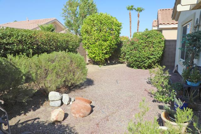 78584 Glastonbury Way, Palm Desert CA: https://media.crmls.org/mediaz/7caad3c9-e499-49b4-9b54-c5af4fed80a7.jpg