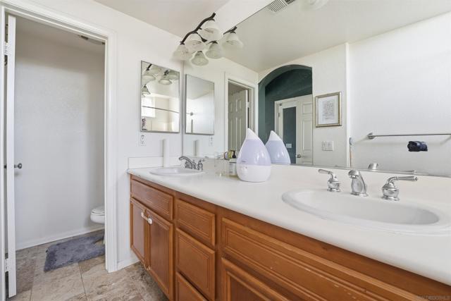 2284 Alicante, Chula Vista CA: https://media.crmls.org/mediaz/7cab36ff-48d8-406a-b051-2277754fd1dd.jpg