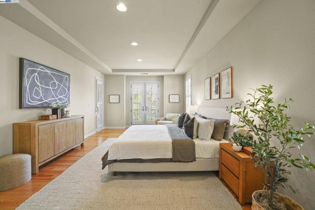 250 Jack London Ave, Alameda, California 94501, 4 Bedrooms Bedrooms, ,3 BathroomsBathrooms,Single Family Residence,For Sale,Jack London Ave,41111270