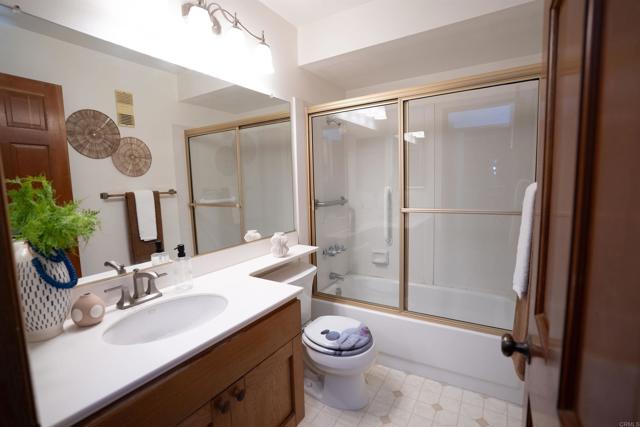 Detail Gallery Image 21 of 25 For 8840 Villa La Jolla Dr #203,  San Diego,  CA 92037 - 2 Beds | 2 Baths