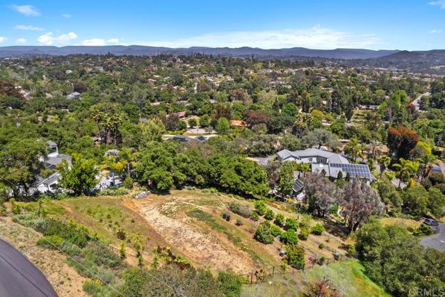 713 Quiet Hills Farm Road, Escondido CA: https://media.crmls.org/mediaz/7cac5259-5987-4ebd-981f-7d0e7e0cd6f9.jpg