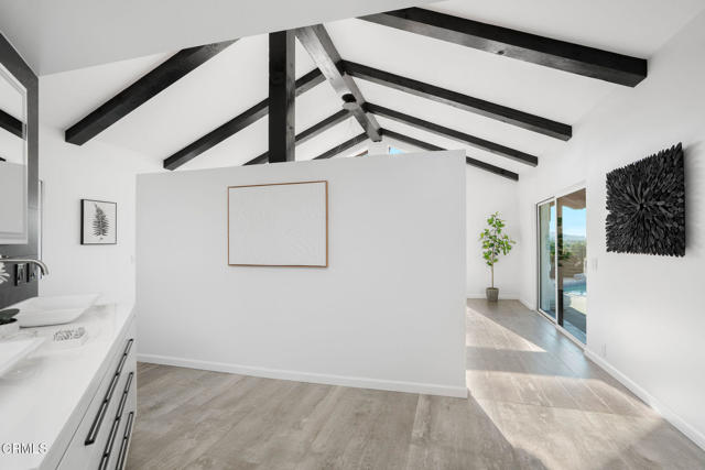 31673 Foxfield Drive, Westlake Village CA: https://media.crmls.org/mediaz/7cac9835-244e-4f3b-b4f7-868f5eff6e12.jpg