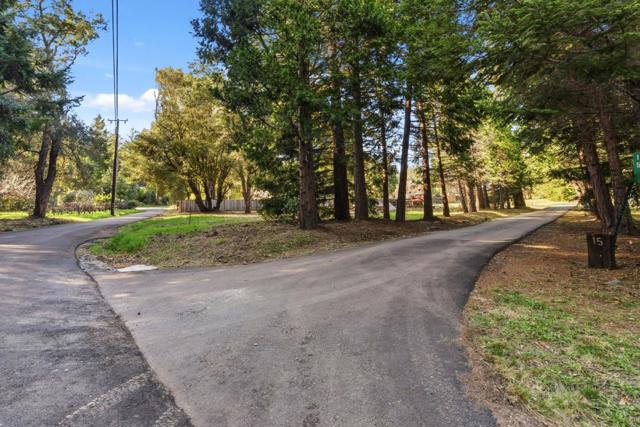 15 Braemoor Drive, Santa Cruz CA: https://media.crmls.org/mediaz/7cacf776-d88d-4416-92ce-4376ff52d382.jpg