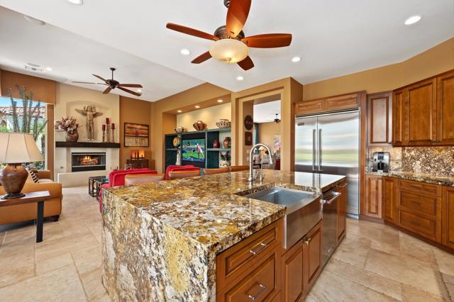 79885 Liga, La Quinta CA: https://media.crmls.org/mediaz/7cad4073-bb69-4b12-a8f5-77f9a1efe6e7.jpg