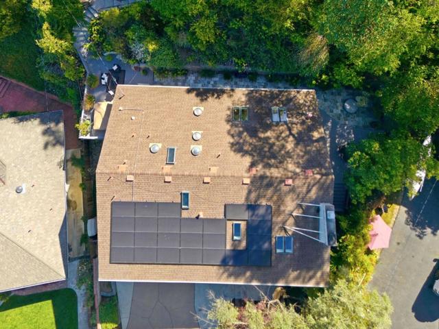 215 Vista De Sierra, Los Gatos CA: https://media.crmls.org/mediaz/7cad62a0-fa56-4a43-bc47-f927614db072.jpg