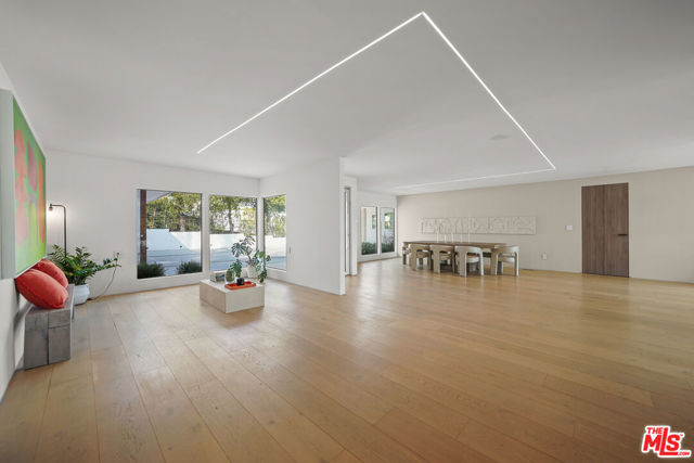 17116 Adlon Road, Encino CA: https://media.crmls.org/mediaz/7cad82b6-eeb0-478c-8ac9-68fa9c4bb4d6.jpg