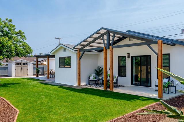 Detail Gallery Image 1 of 1 For 6270 Meadowcrest Dr, La Mesa,  CA 91942 - 4 Beds | 2 Baths