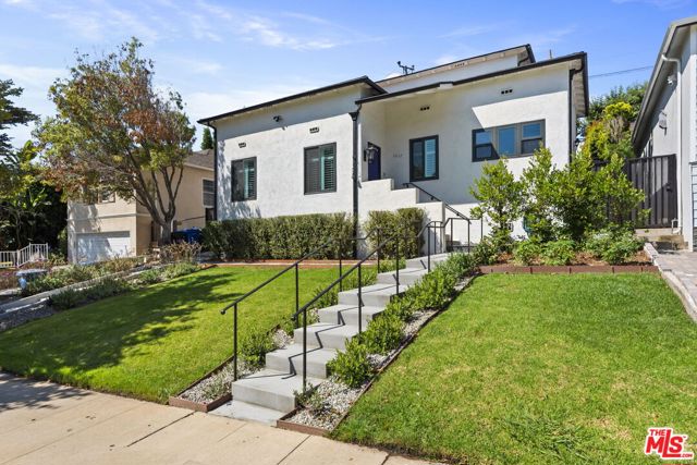 1517 Glendon Avenue, Los Angeles CA: https://media.crmls.org/mediaz/7caeba2b-a71a-48e6-961b-e63d0fe1130c.jpg