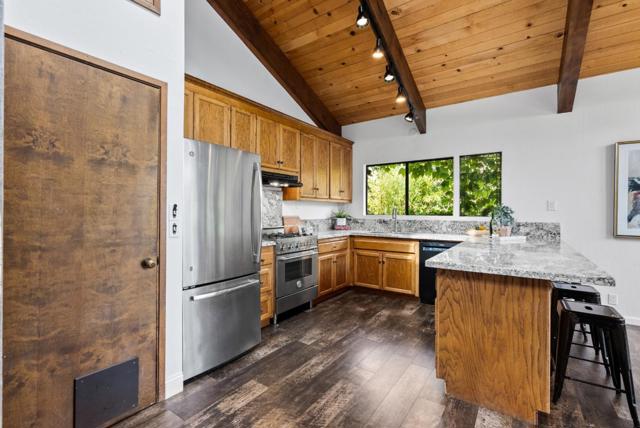 162 Madera Avenue, San Carlos CA: https://media.crmls.org/mediaz/7caeca7b-636a-4fec-9def-331399cda368.jpg