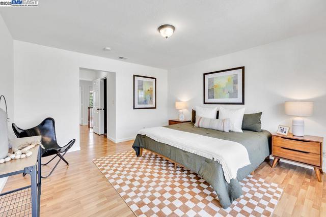 21917 Nugget Canyon Dr, Castro Valley CA: https://media.crmls.org/mediaz/7caf7c62-b5f6-4604-b3ef-2d1bda512afa.jpg
