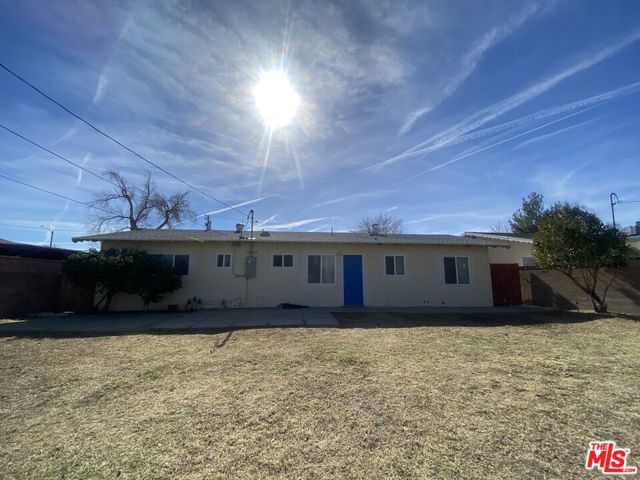 639 E Avenue J, Lancaster CA: https://media.crmls.org/mediaz/7caf8dee-56c6-4d3f-9dbf-8915d3d86af0.jpg