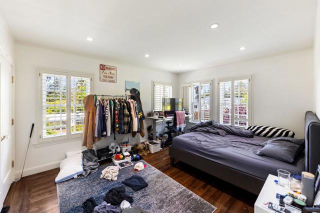 2181 Parkside Avenue, Hillsborough CA: https://media.crmls.org/mediaz/7caff024-24cd-4a5b-9759-7478114296f4.jpg