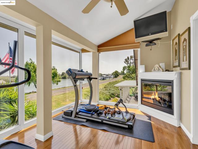 17035 TERMINOUS RD, Isleton CA: https://media.crmls.org/mediaz/7cb02d61-7cbd-4a44-9484-cd7e3b1d40e5.jpg