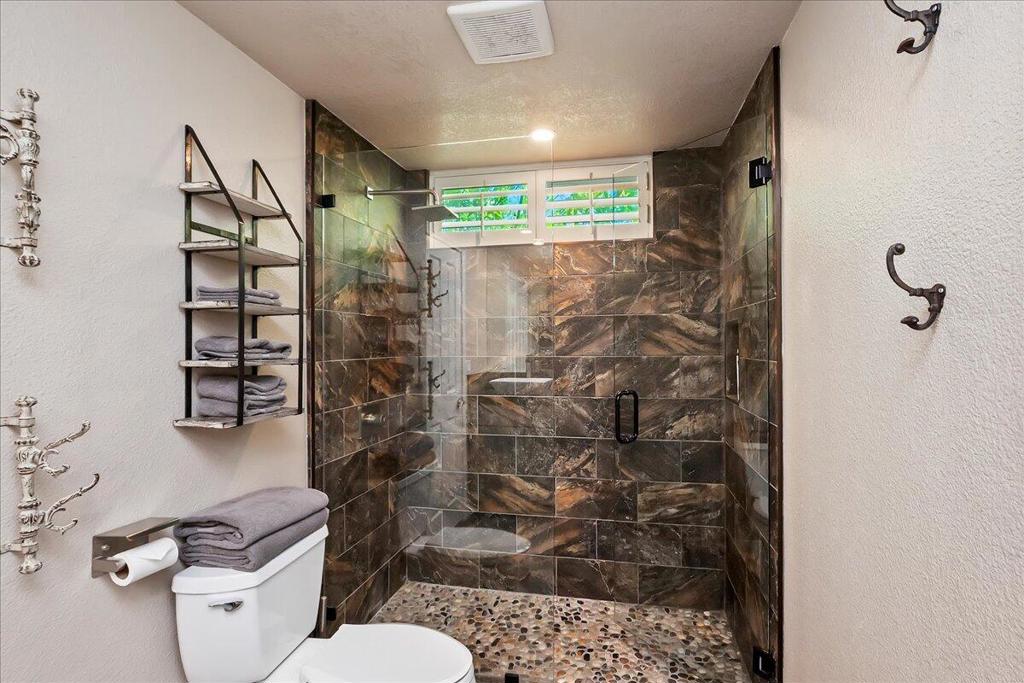 https://media.crmls.org/mediaz/7cb08e7b-8258-4776-b02e-f340f1fa3852.jpg?preset=X-Large