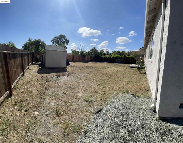 2723 E Tregallas Rd, Antioch CA: https://media.crmls.org/mediaz/7cb0e3cd-3ef3-46af-adca-f9321f95729e.jpg
