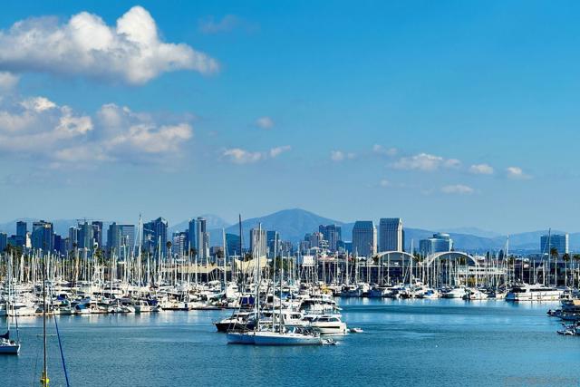 812 San Antonio Pl, San Diego CA: https://media.crmls.org/mediaz/7cb0e9dd-45d9-4786-a57e-98f2574b6387.jpg