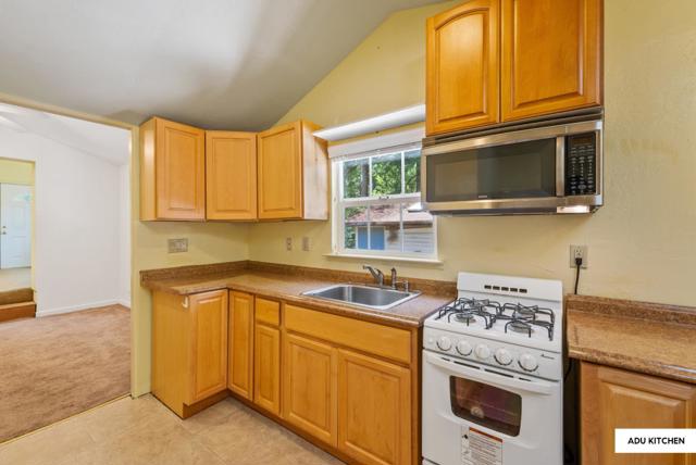 475 Riverview Drive, Boulder Creek CA: https://media.crmls.org/mediaz/7cb16d7f-4f91-4043-b8cb-2a18a73ecb53.jpg