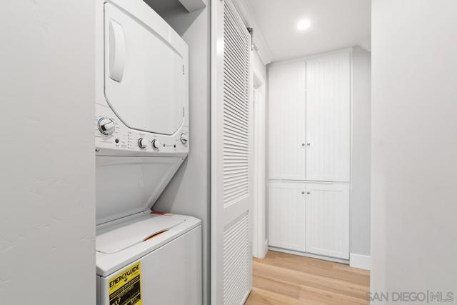 850 856 Olive Avenue, Coronado CA: https://media.crmls.org/mediaz/7cb1be03-db64-40be-9e71-91586d411740.jpg