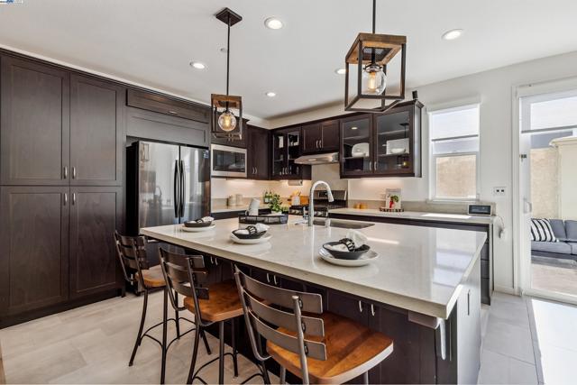 2209 Shiraz Cmn, Livermore CA: https://media.crmls.org/mediaz/7cb1cf7e-a616-40d9-bf13-65ce0409d6a8.jpg