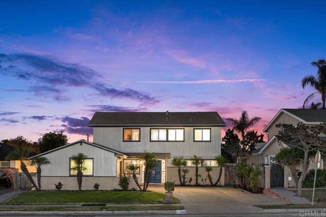 Detail Gallery Image 3 of 41 For 3542 Governor Dr, San Diego,  CA 92122 - 5 Beds | 3 Baths