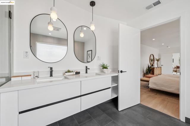 1207 Cedar St, Berkeley CA: https://media.crmls.org/mediaz/7cb25b64-2569-4324-a727-51cc6994484c.jpg