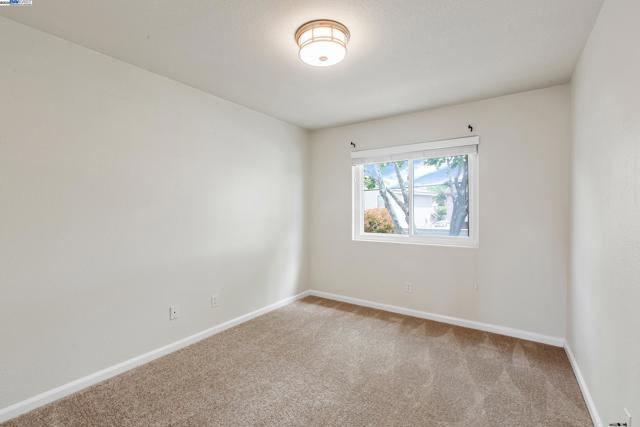 1205 Amber Court, San Leandro CA: https://media.crmls.org/mediaz/7cb30671-71a6-4241-ba17-82ff7eb8602b.jpg